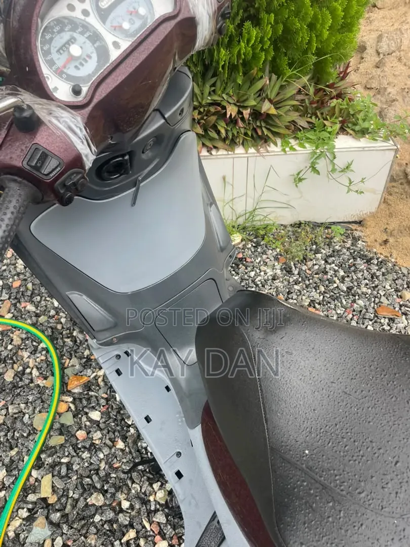 Piaggio Scooter 2012 Red