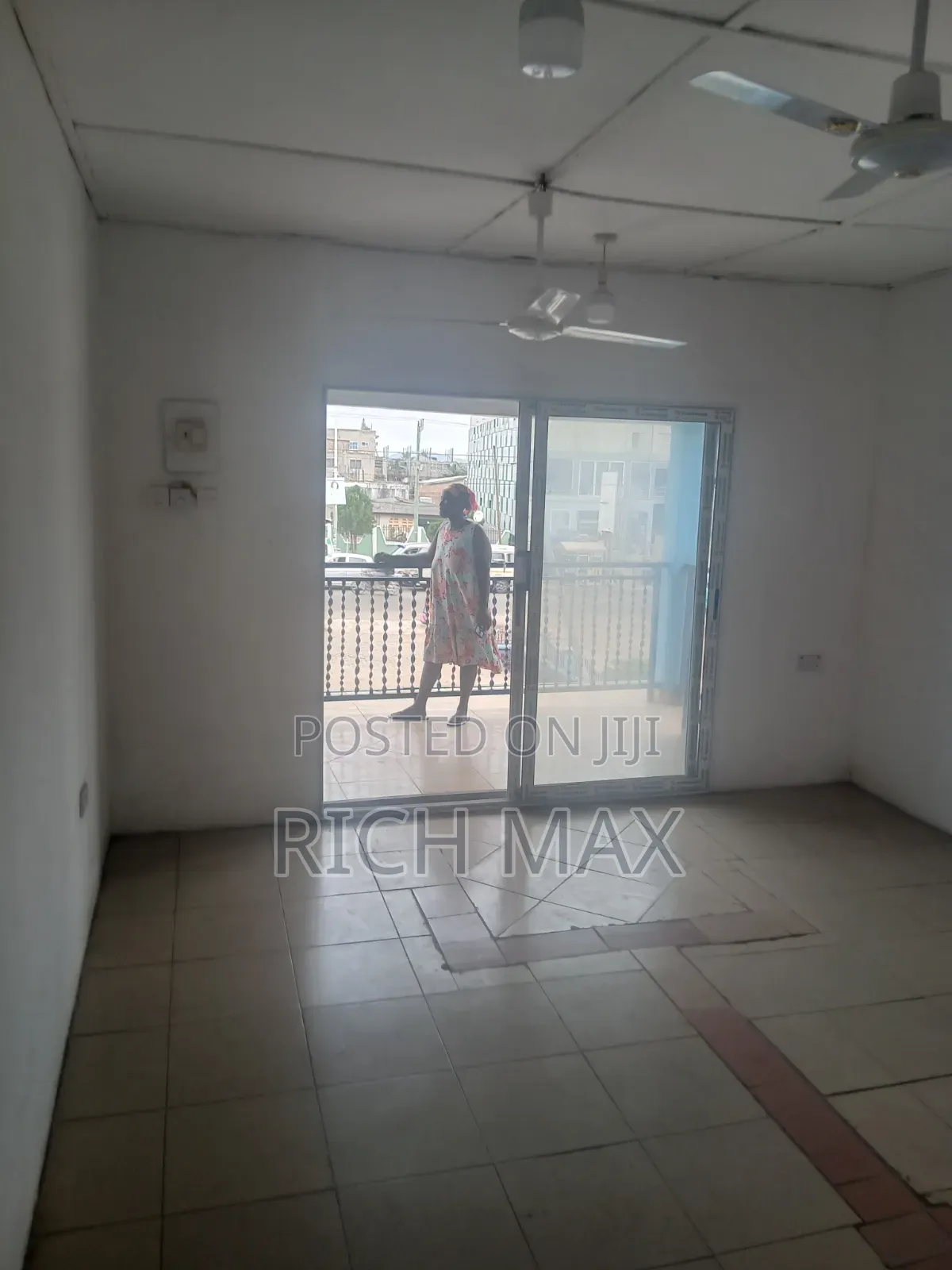1bdrm Apartment in Shop For Rent, Kasoa for rent