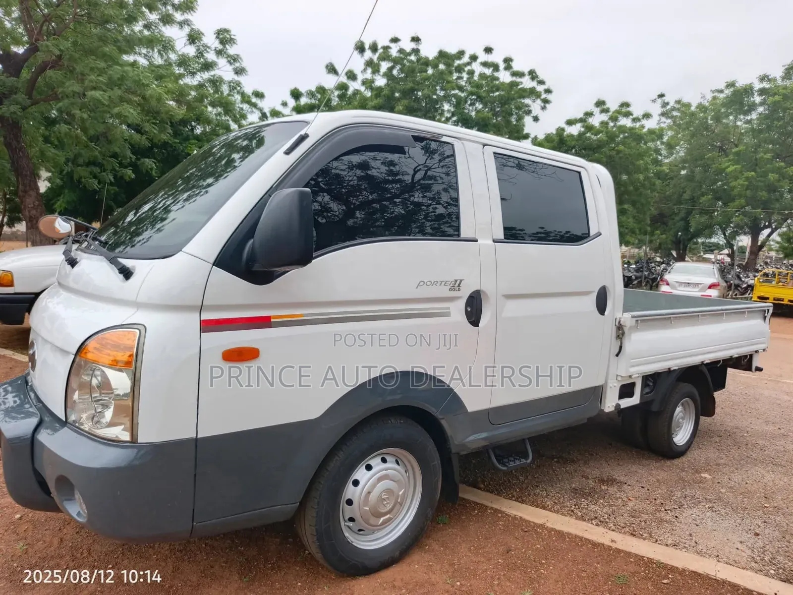 Hyundai Porter || 2010 White