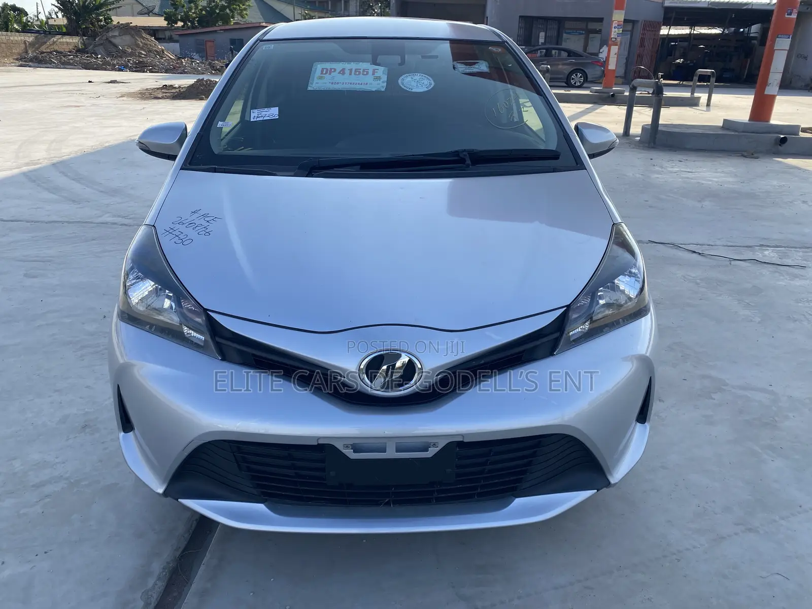 Toyota Vitz 1.3 FWD 3dr 2015 Silver