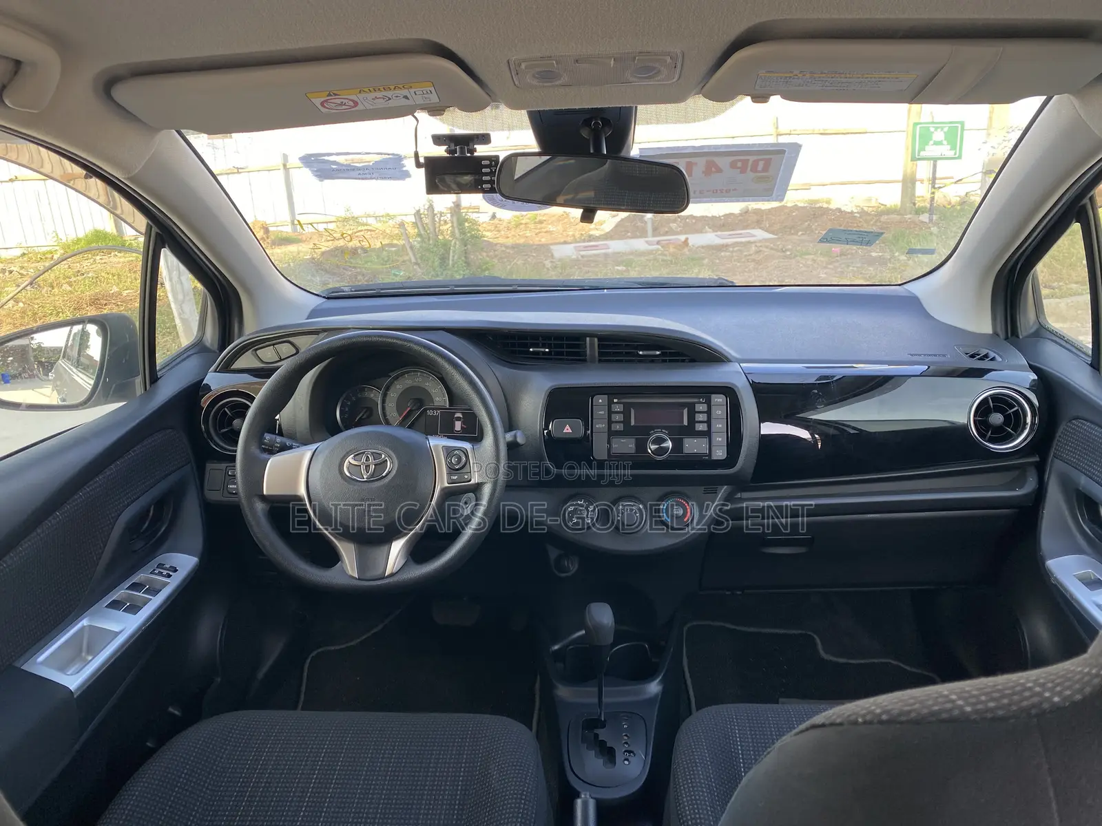 Toyota Vitz 1.3 FWD 3dr 2015 Silver