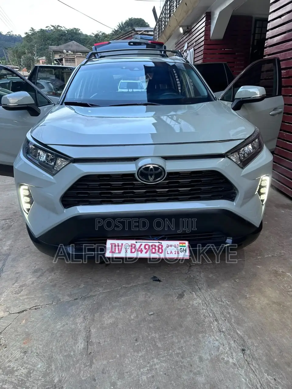 Toyota RAV4 XLE Premium AWD 2020 Gray