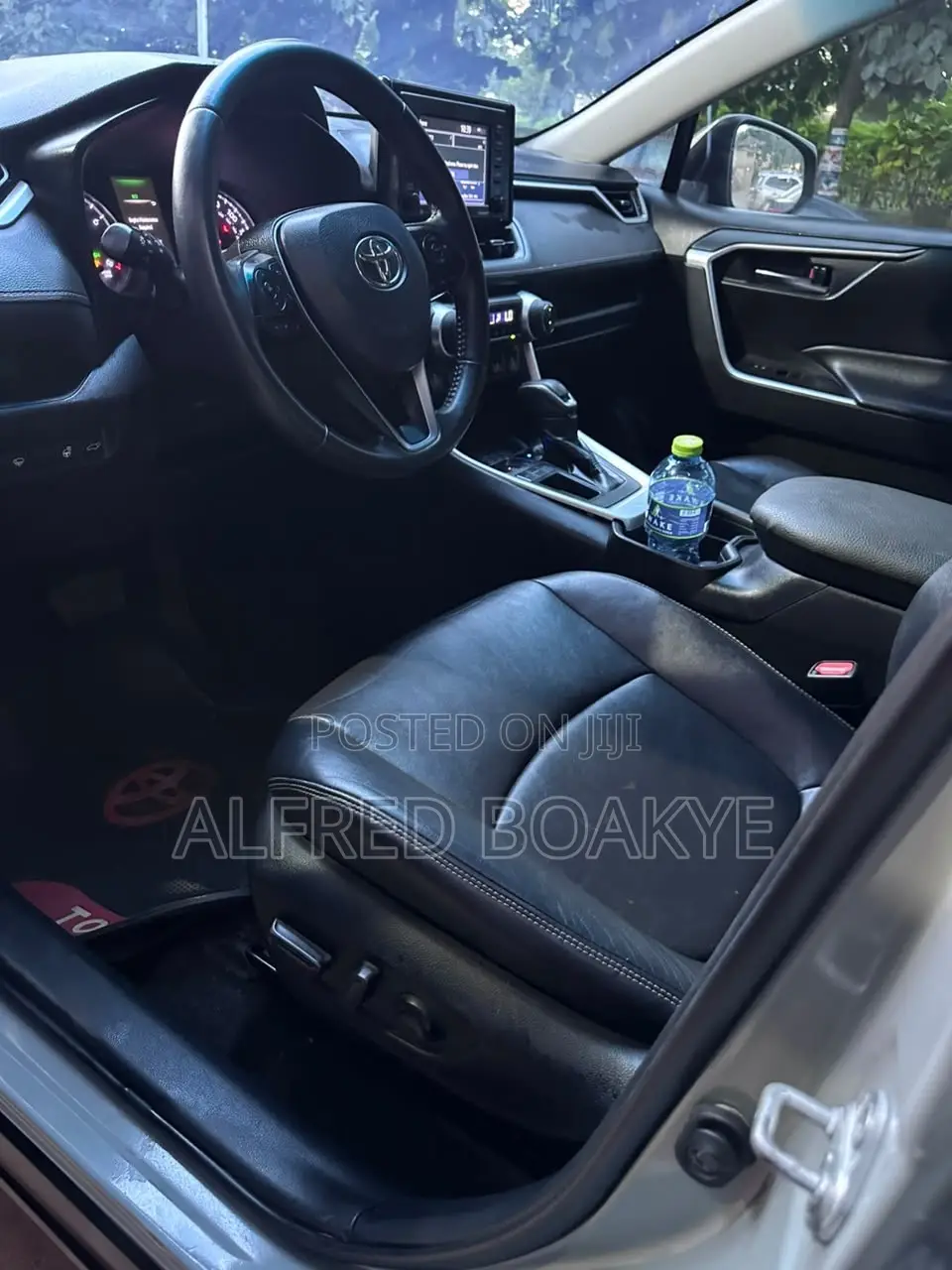 Toyota RAV4 XLE Premium AWD 2020 Gray