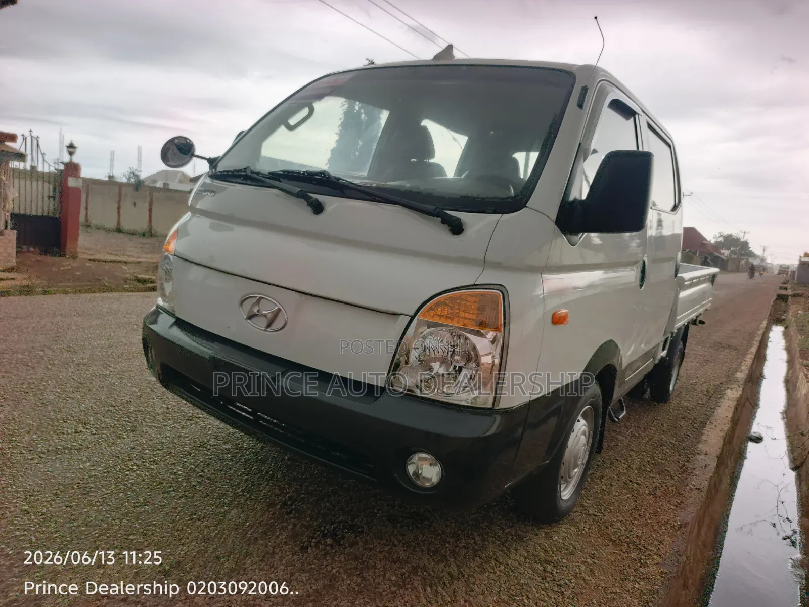 Hyundai Porter || 2010 White
