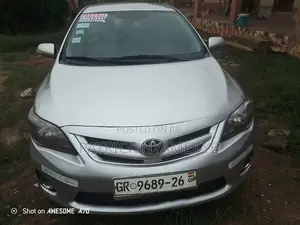 Toyota Corolla L 4-Speed Automatic 2013 Silver