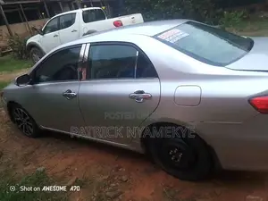 Toyota Corolla L 4-Speed Automatic 2013 Silver