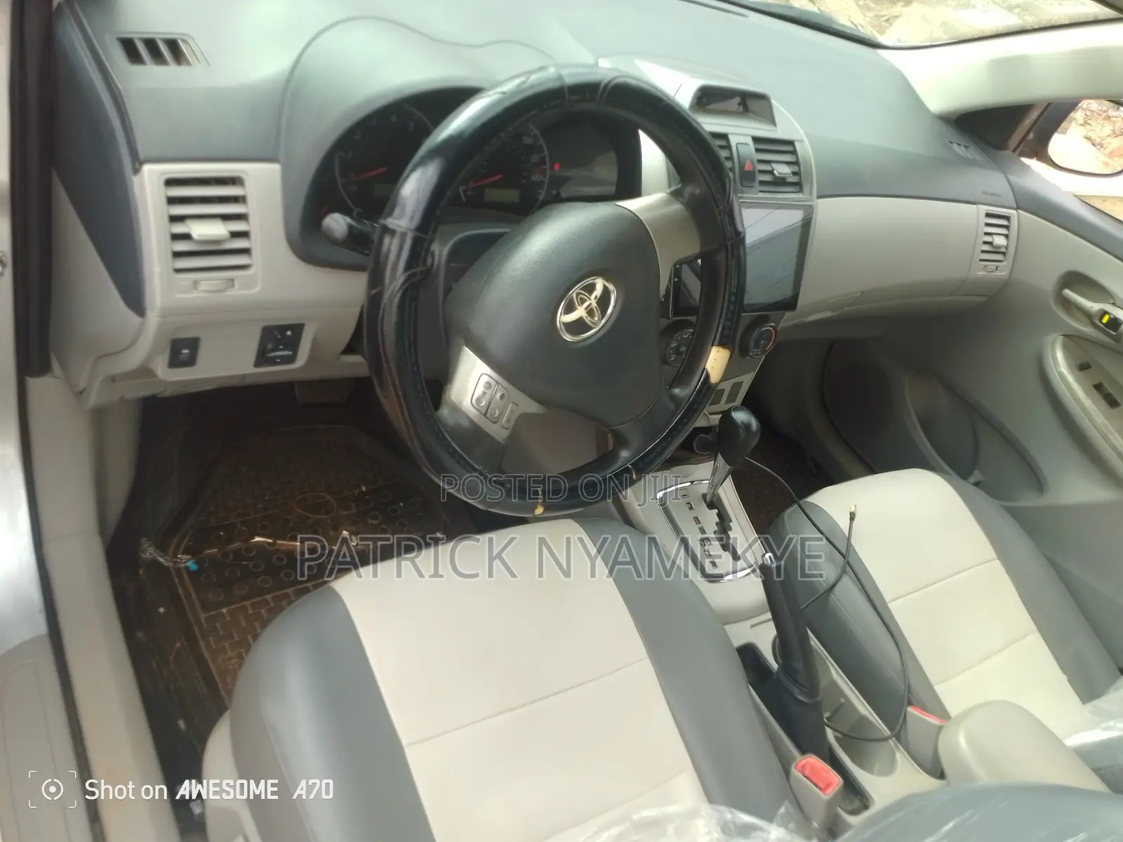 Toyota Corolla L 4-Speed Automatic 2013 Silver