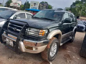Toyota 4-Runner 1999 Green