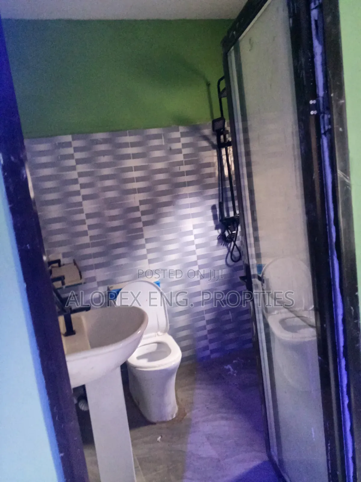 3bdrm Condo in Oyarifa, Tipper, Owusu Ansah for rent