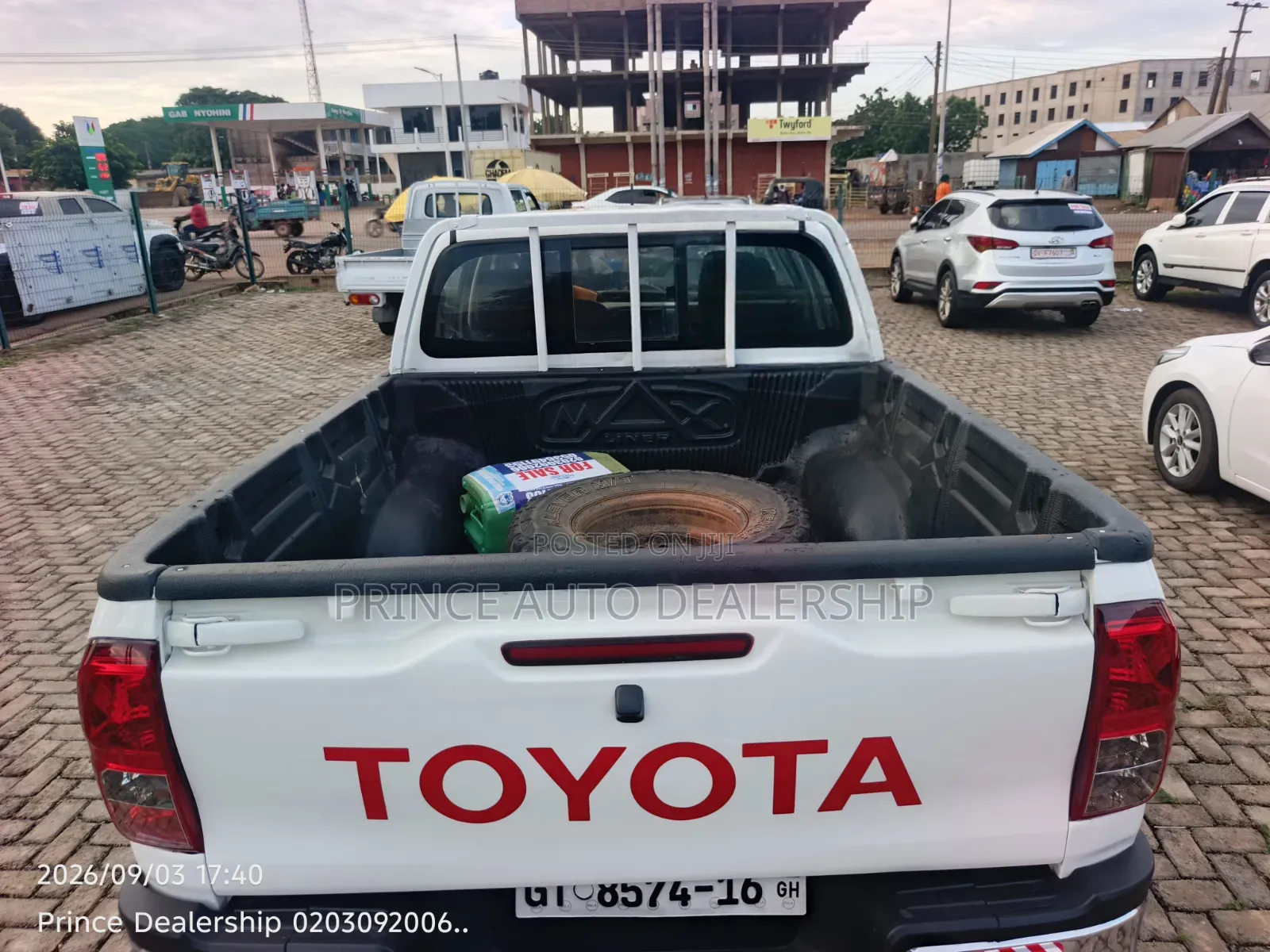 Toyota Hilux 2016 White
