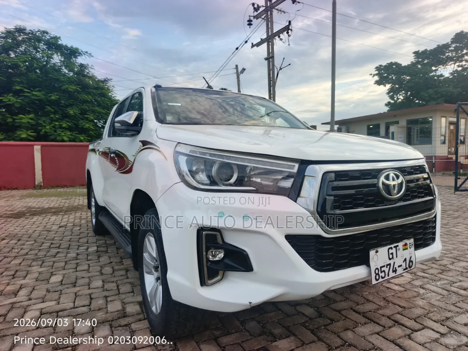 Toyota Hilux 2016 White