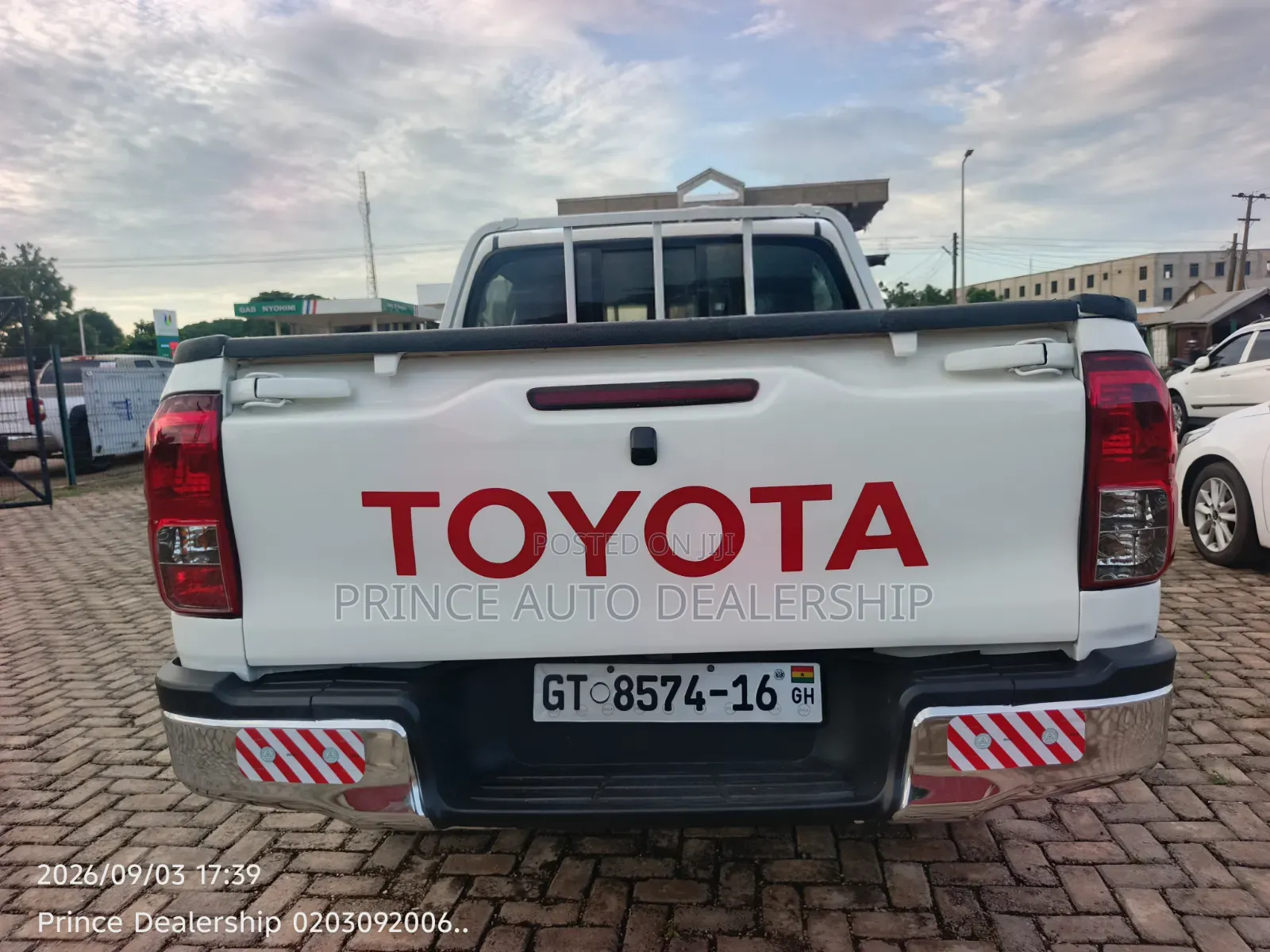 Toyota Hilux 2016 White