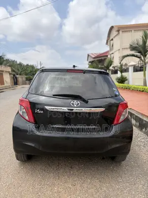 Toyota Vitz 1.3 FWD 3dr 2013 Black