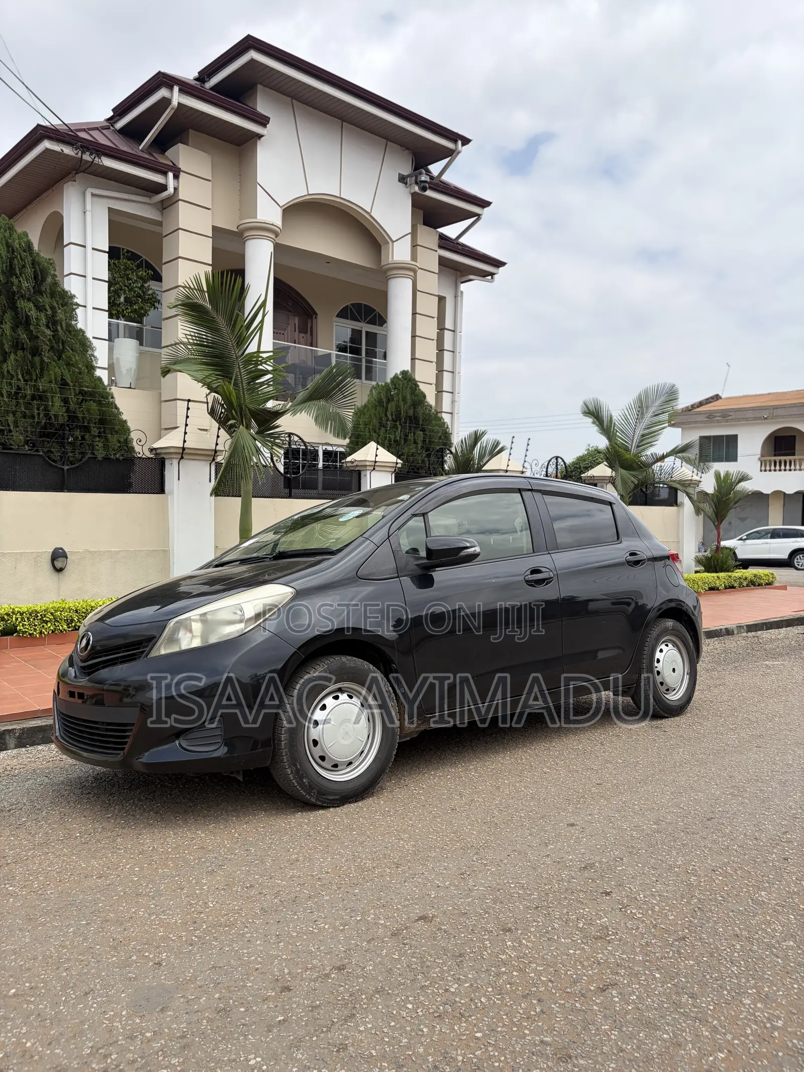 Toyota Vitz 1.3 FWD 3dr 2013 Black