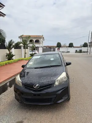 Toyota Vitz 1.3 FWD 3dr 2013 Black