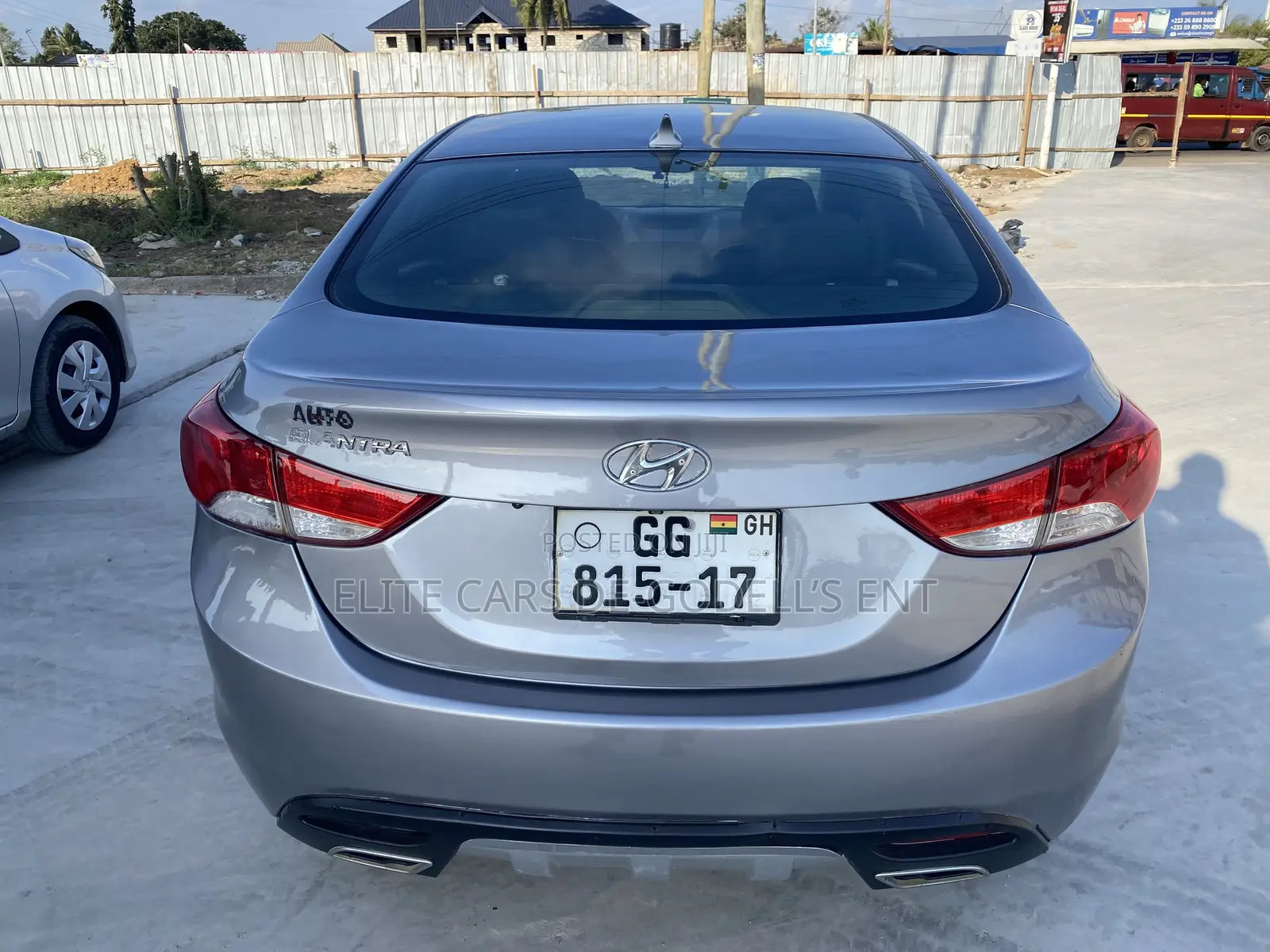 Hyundai Elantra Limited Sedan FWD (1.8L 4cyl 6A) 2013 Silver