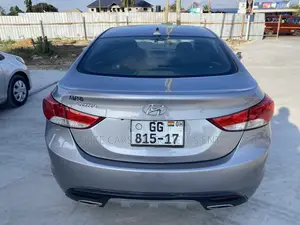 Hyundai Elantra Limited Sedan FWD (1.8L 4cyl 6A) 2013 Silver