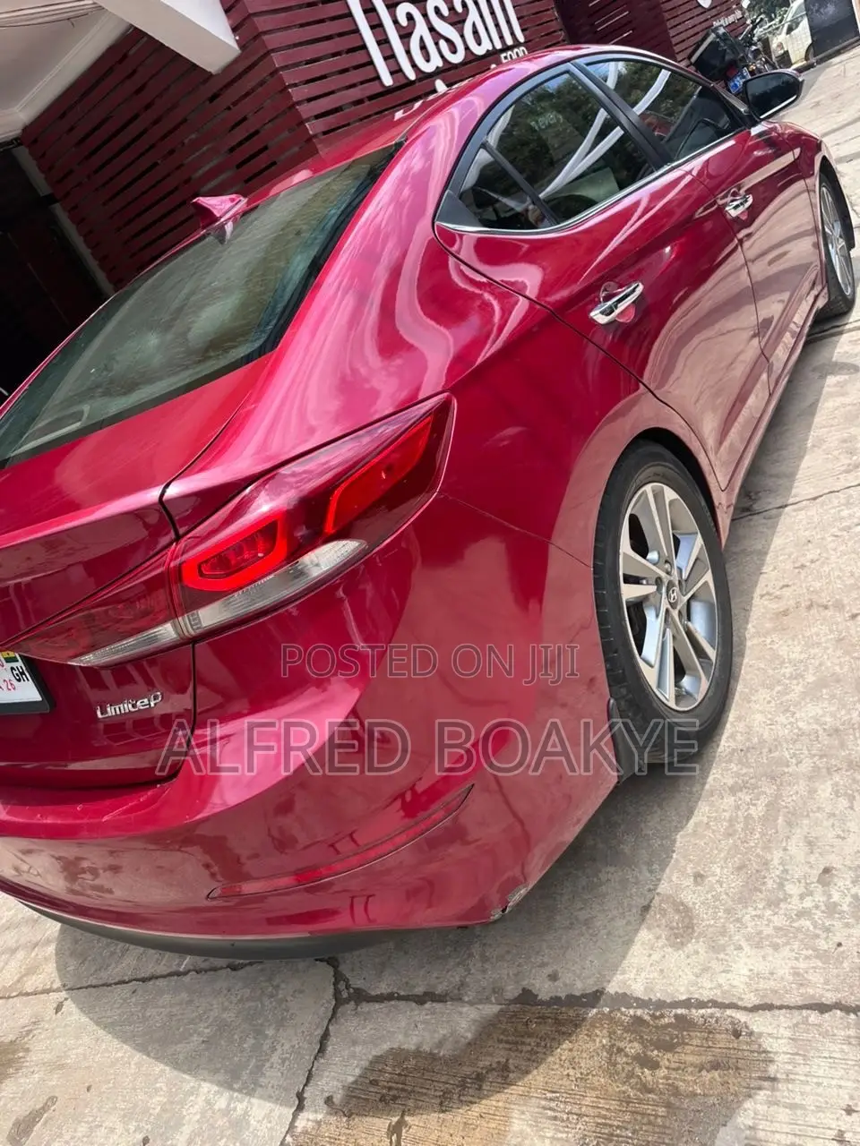 Hyundai Elantra Limited Sedan FWD (2.0L 4cyl 6A) 2017 Red