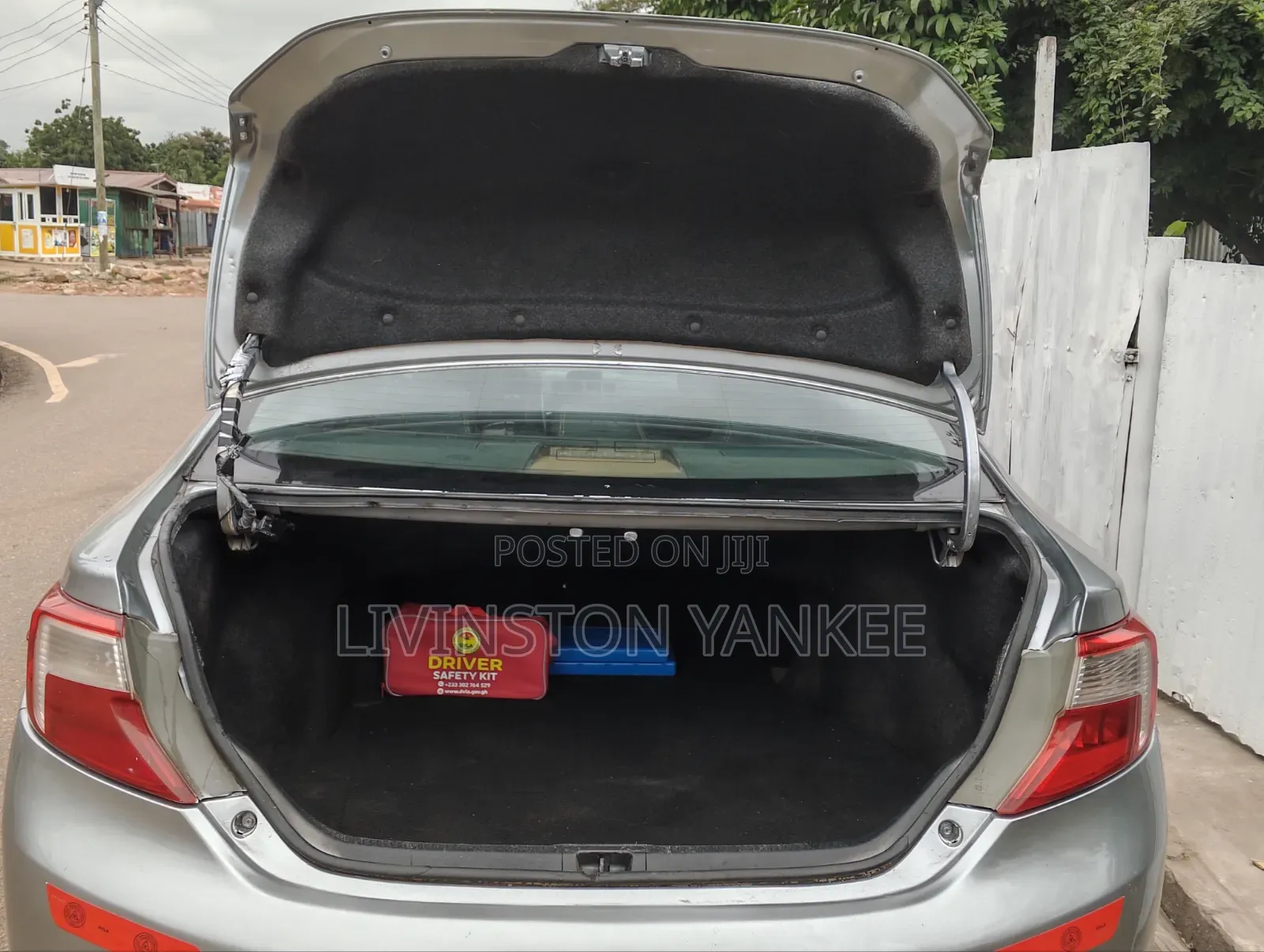 Toyota Camry XLE 4dr Sedan (2.5L 4cyl 6A) 2015 Silver