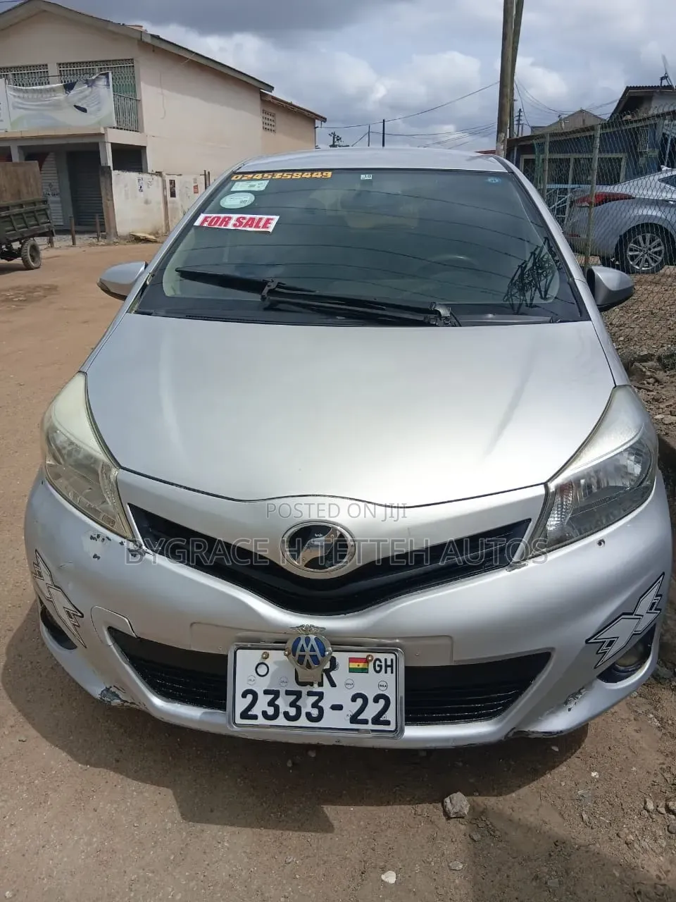 Toyota Vitz 2013 Silver