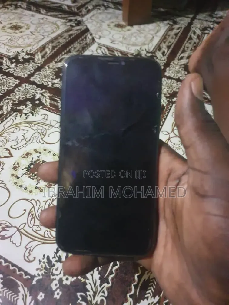 Apple iPhone XR 64 GB Black
