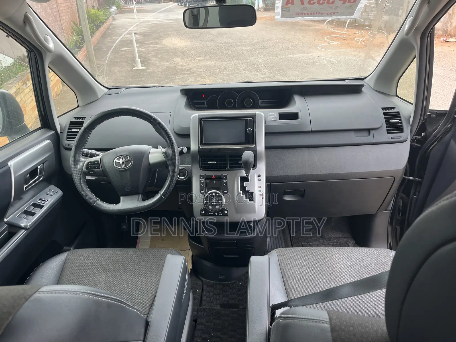 Toyota Voxy 2014 Black