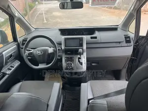 Toyota Voxy 2014 Black