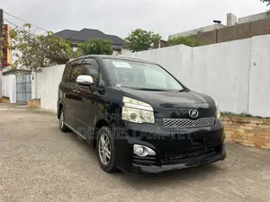 Toyota Voxy 2014 Black