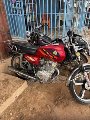 Royal RY125 2025 Red