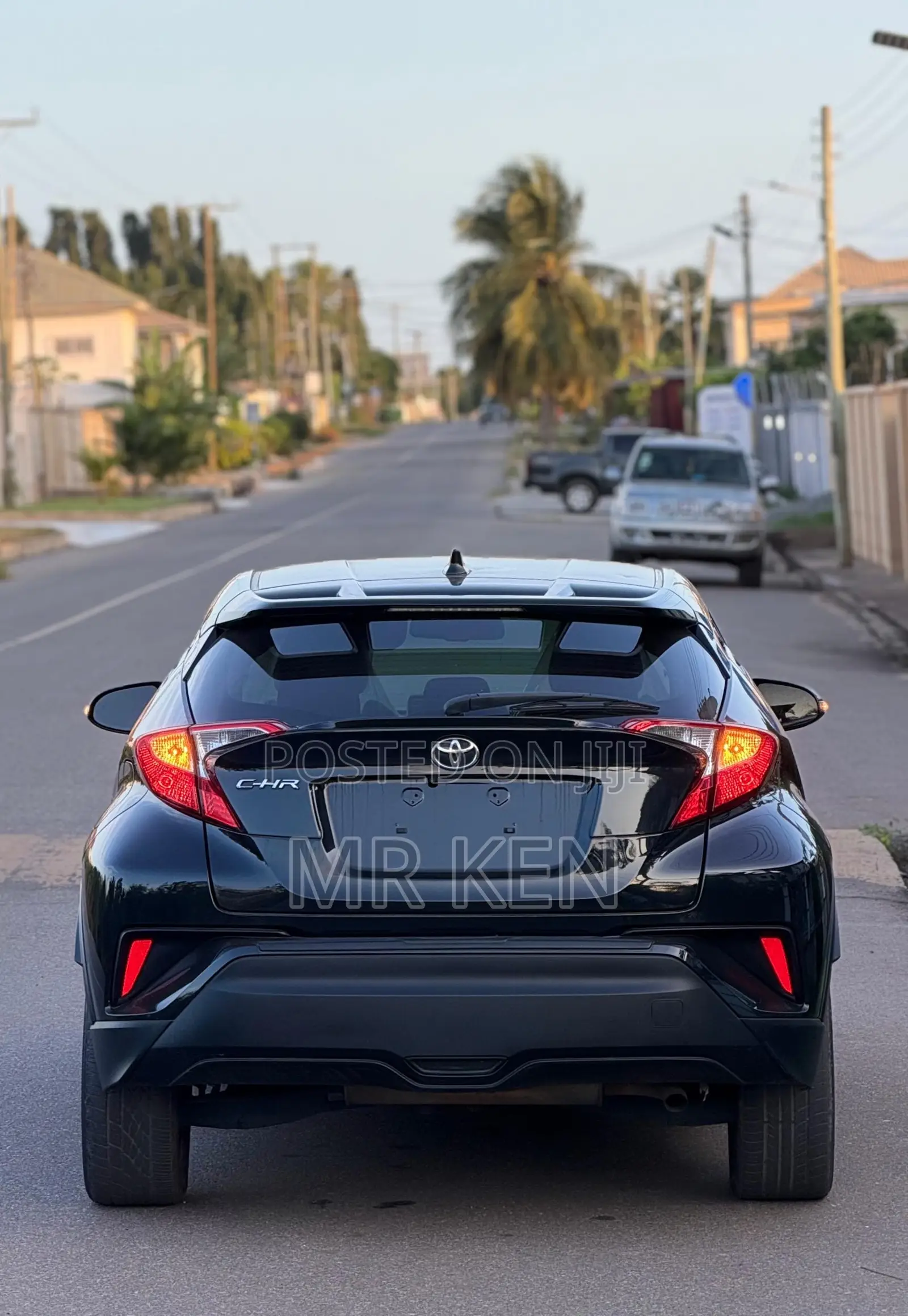 Toyota C-HR XLE FWD 2019 Black