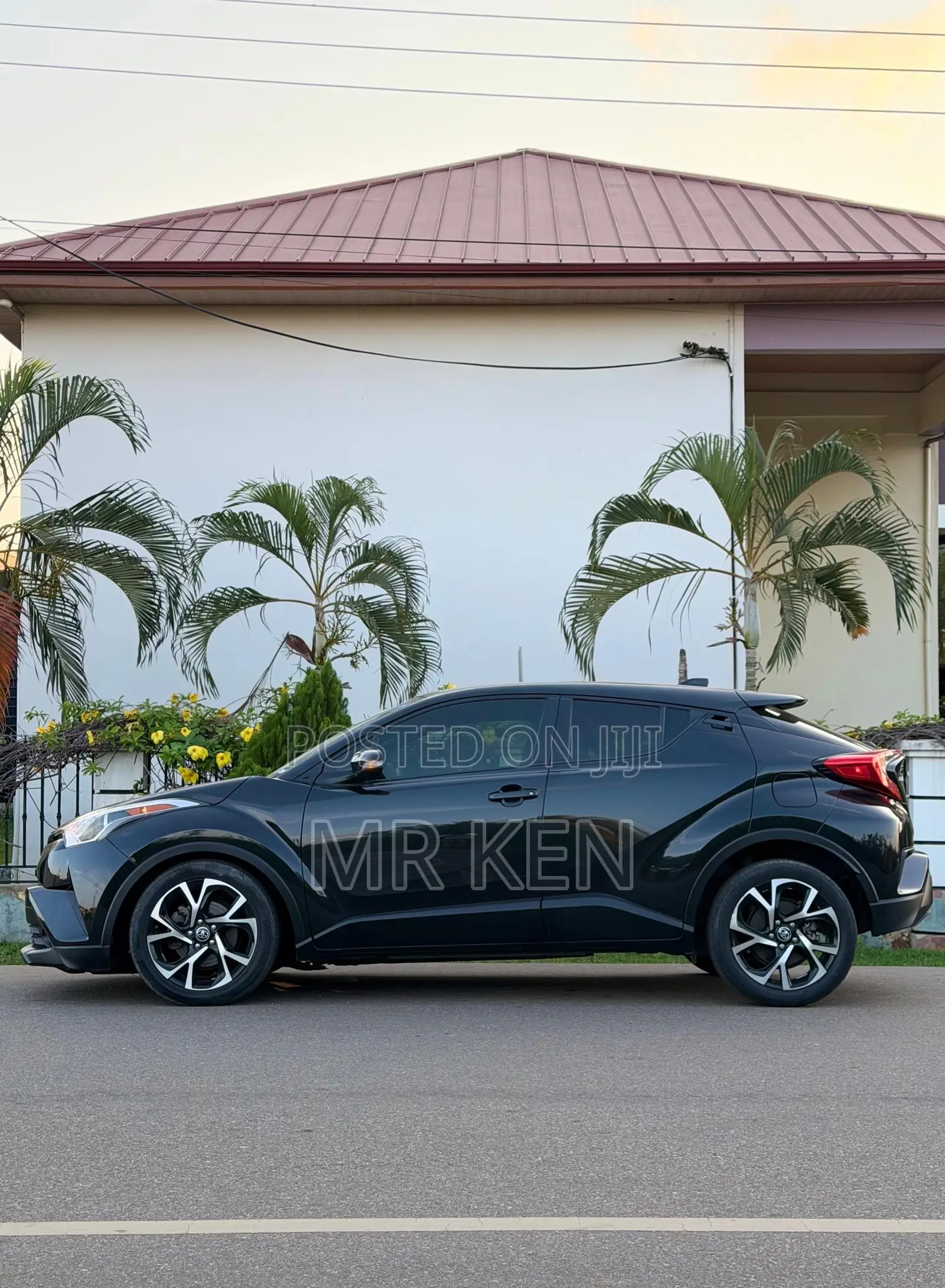 Toyota C-HR XLE FWD 2019 Black