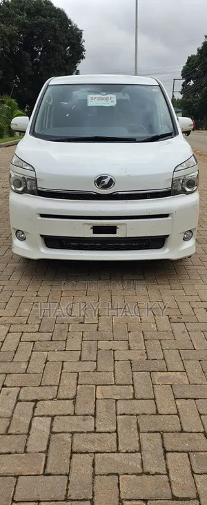 Toyota Voxy 2011 White