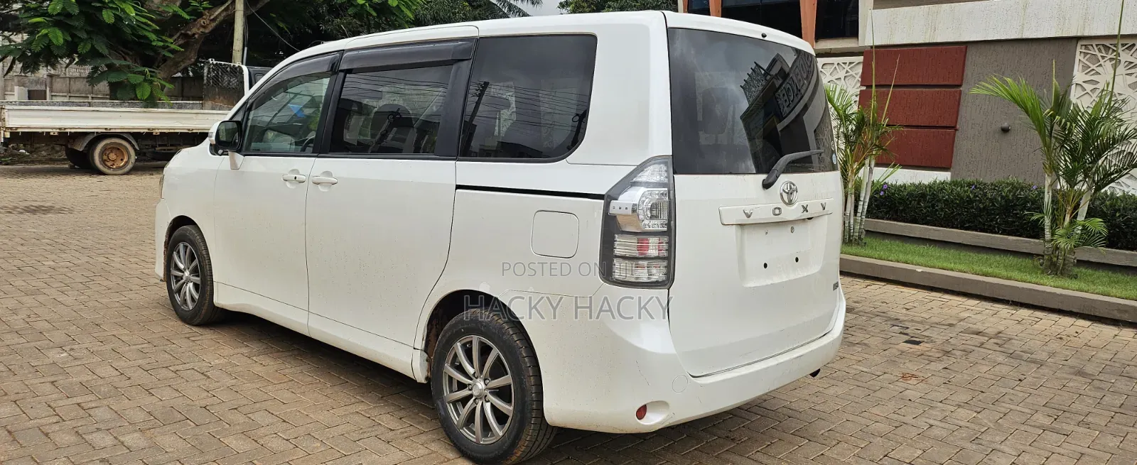 Toyota Voxy 2011 White