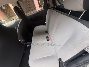 Toyota Vitz 2013 Silver