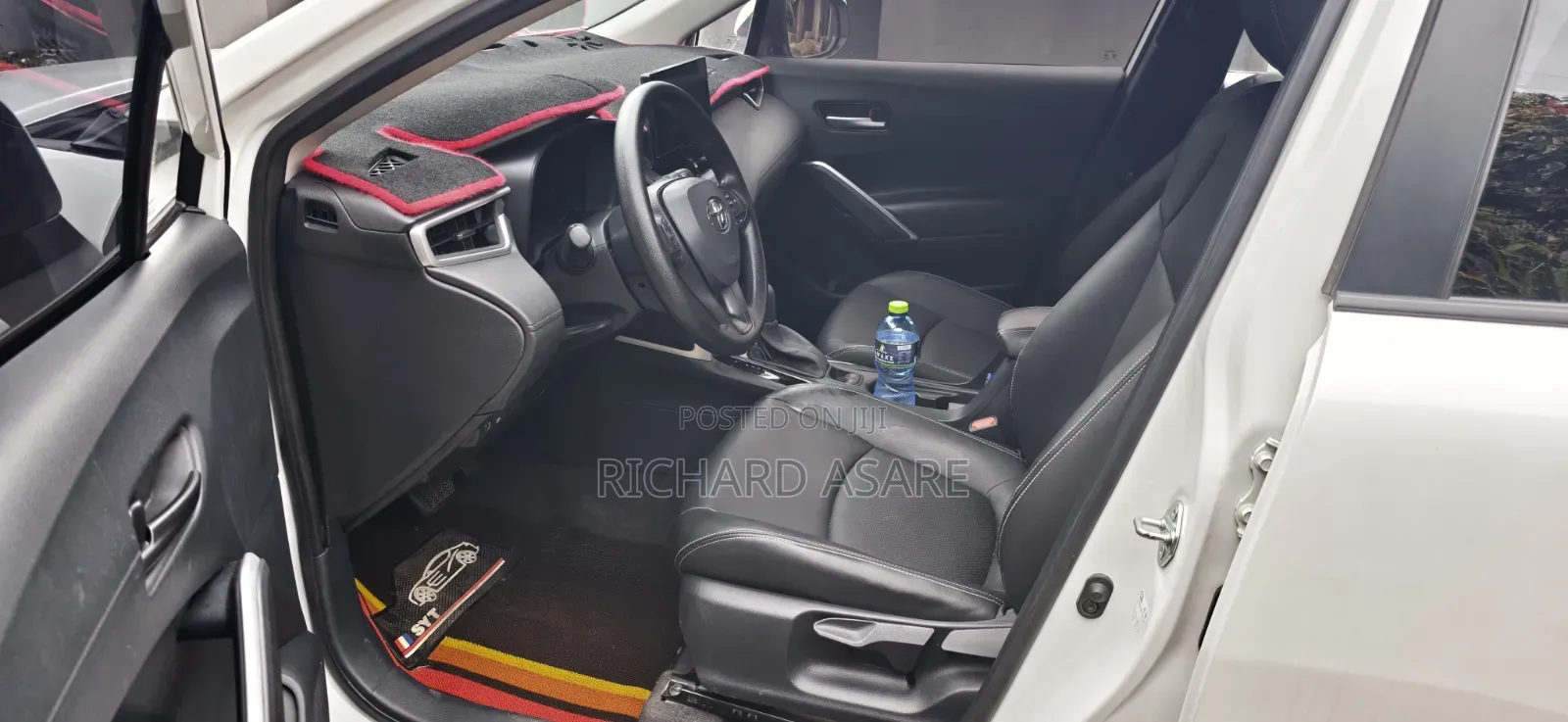 Toyota Corolla Cross LE AWD 2023 White
