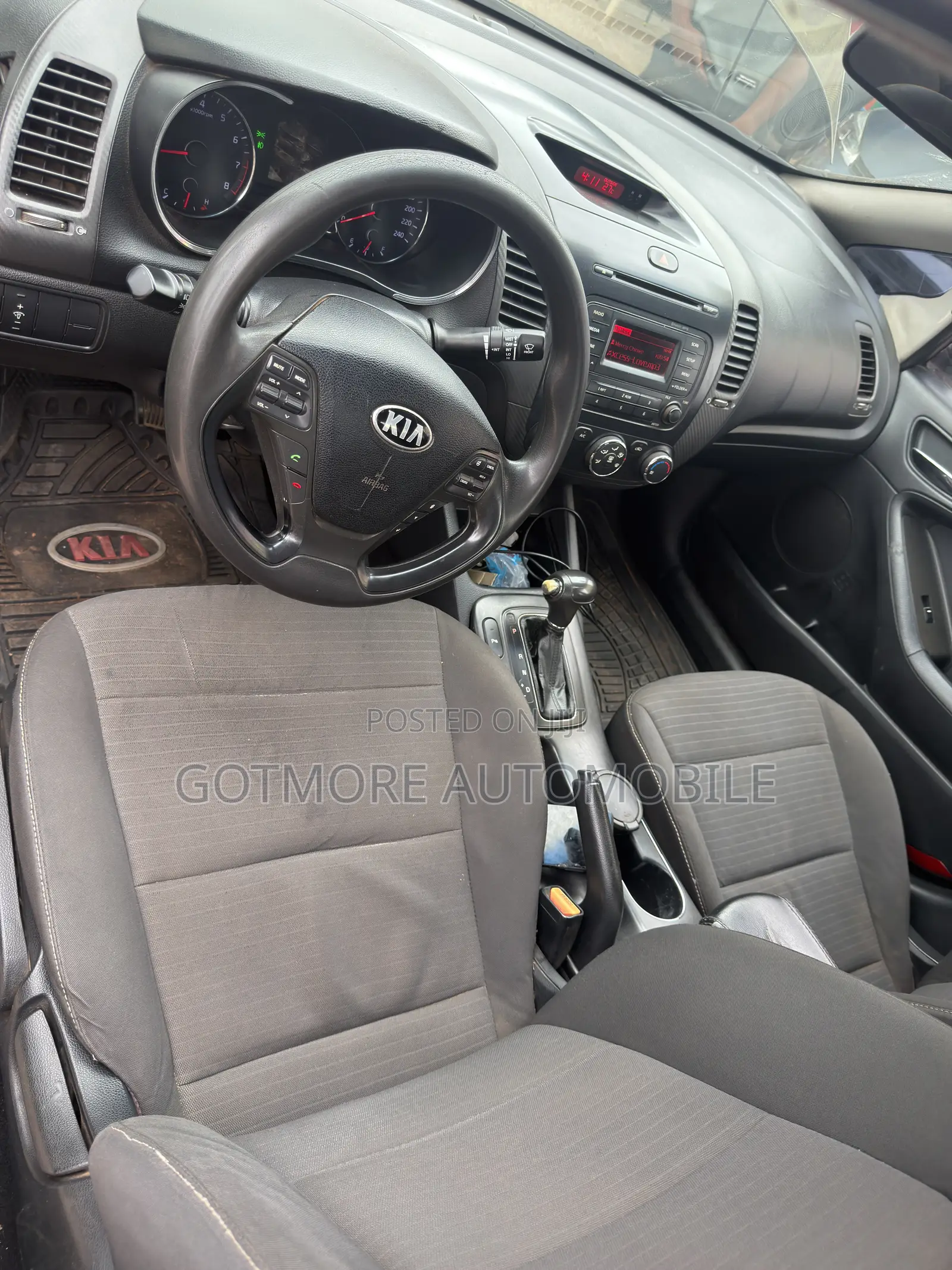 Kia Cerato 2014 Brown