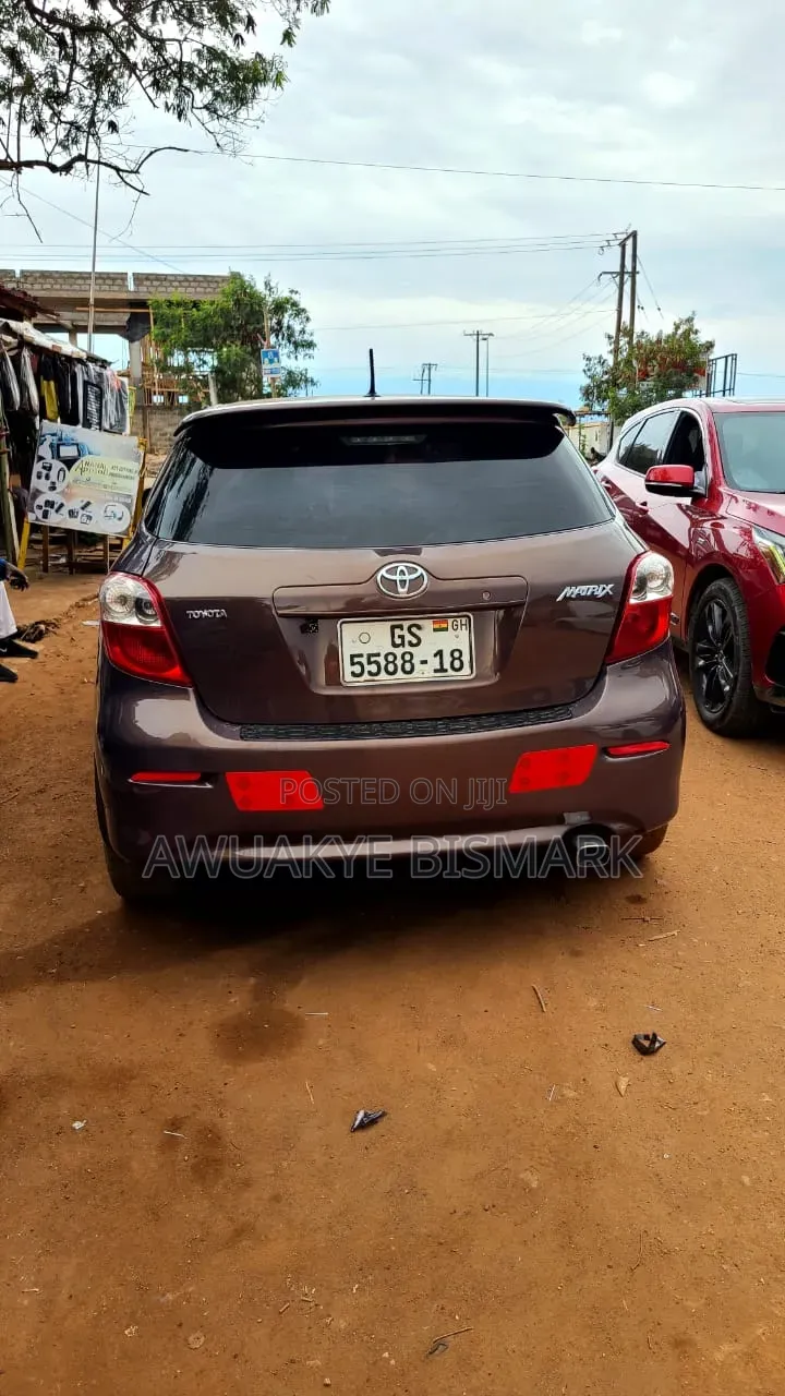 Toyota Matrix Hatchback FWD (1.8L 4cyl 5M) 2010 Burgundy