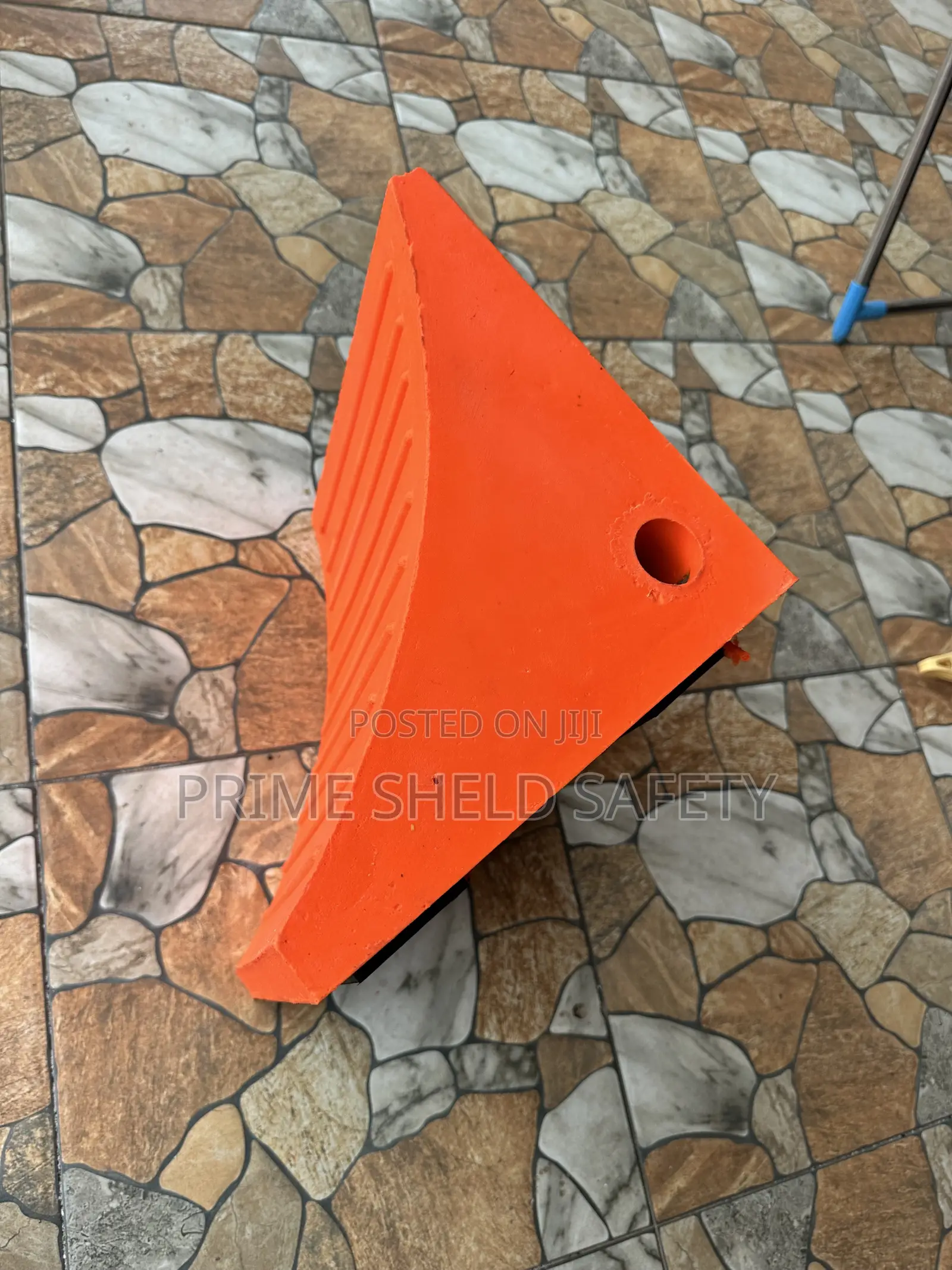 Heavy-Duty Rubber Wheel Chock