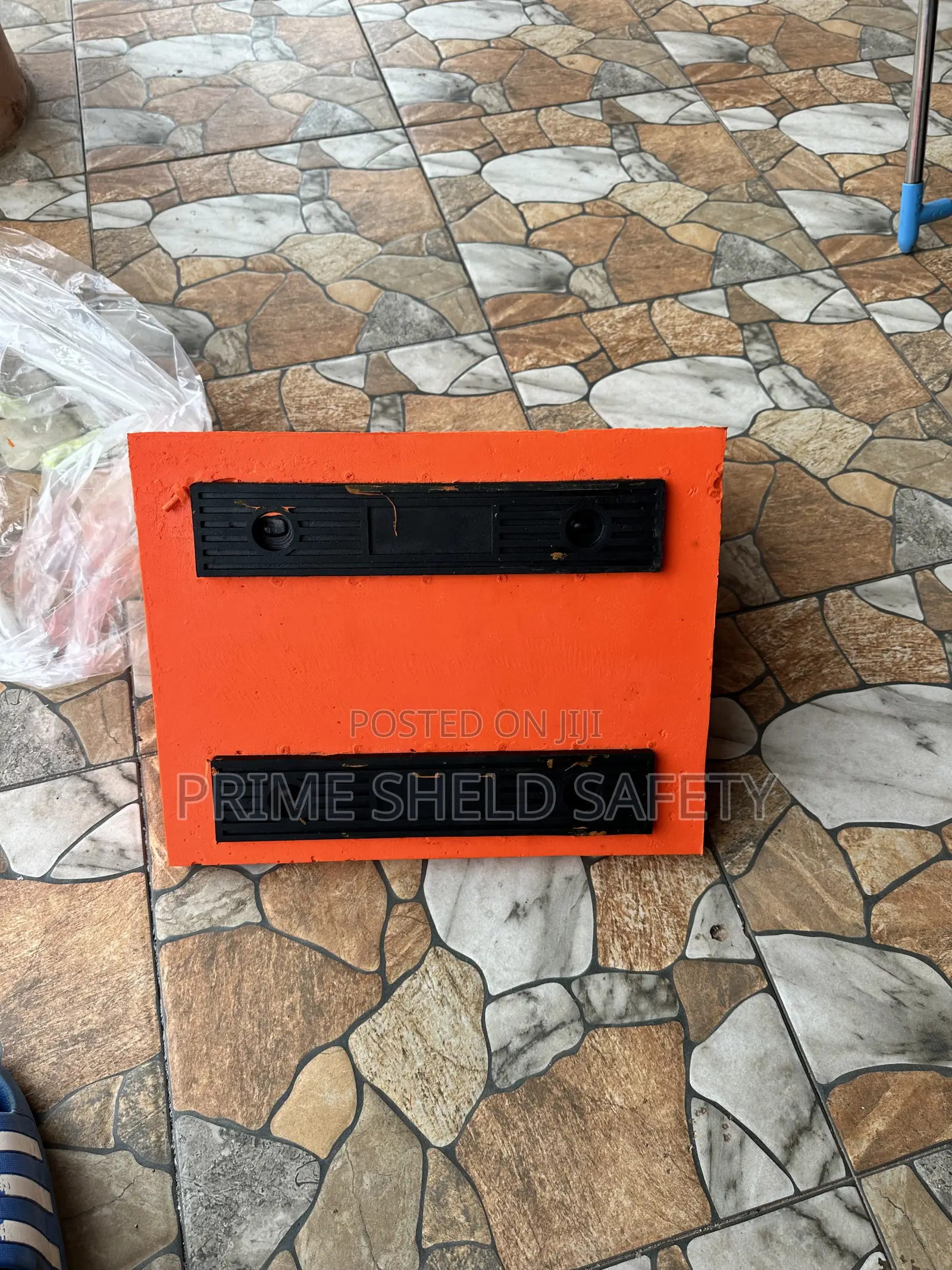 Heavy-Duty Rubber Wheel Chock