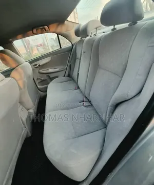 Toyota Corolla 2010 Silver