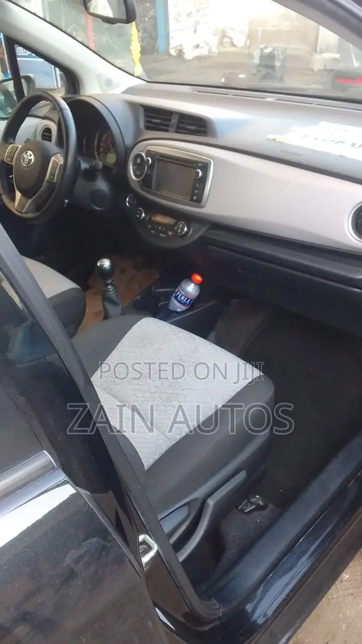Toyota Vitz 2012 Black