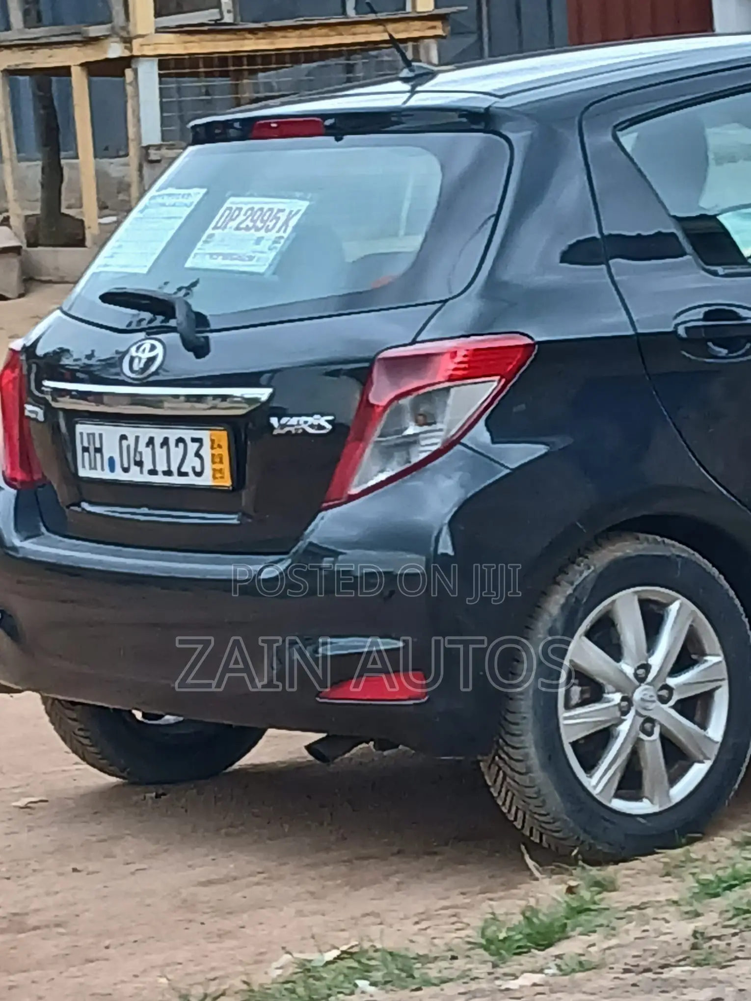 Toyota Vitz 2012 Black
