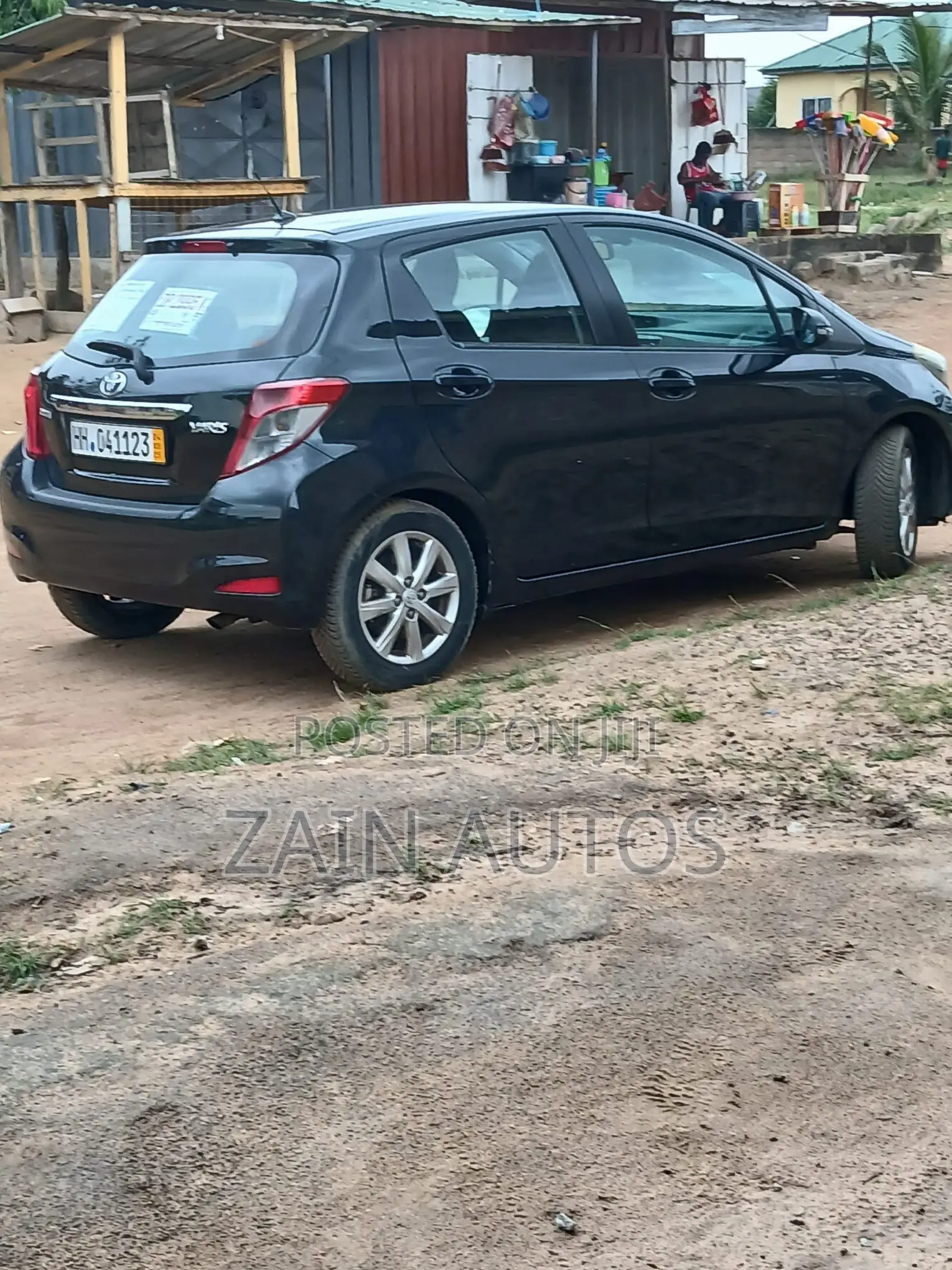 Toyota Vitz 2012 Black