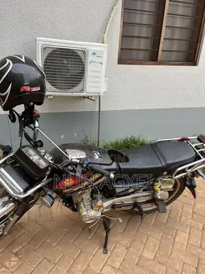 Royal Motorcycle 2024 Black