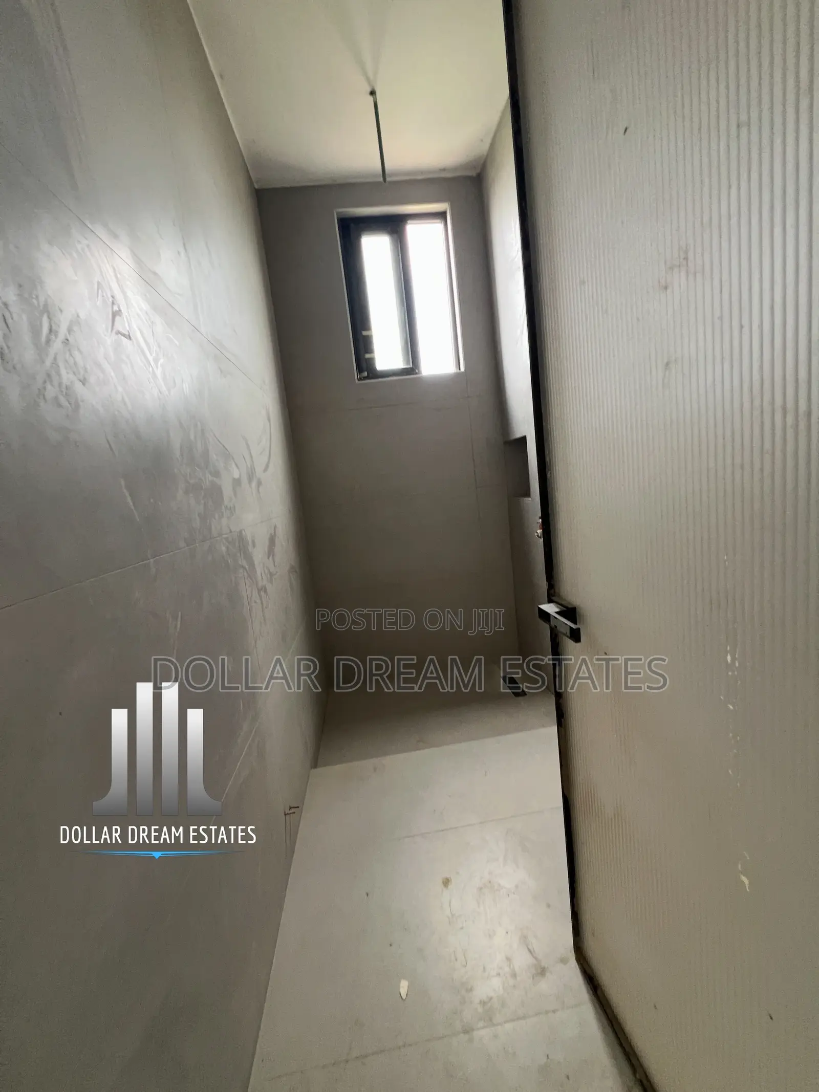 5bdrm House in Achimota for sale