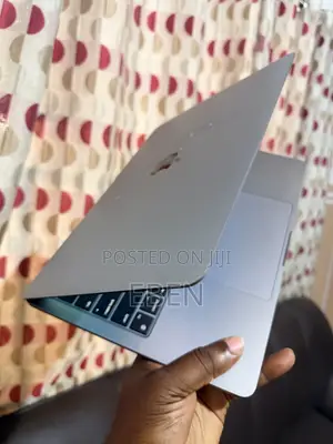 Laptop Apple MacBook Pro 2020 M1 16GB Apple M1 SSD 256GB