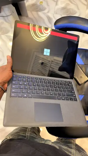 Laptop Microsoft Surface Laptop 8GB Intel Core i5 SSD 256GB