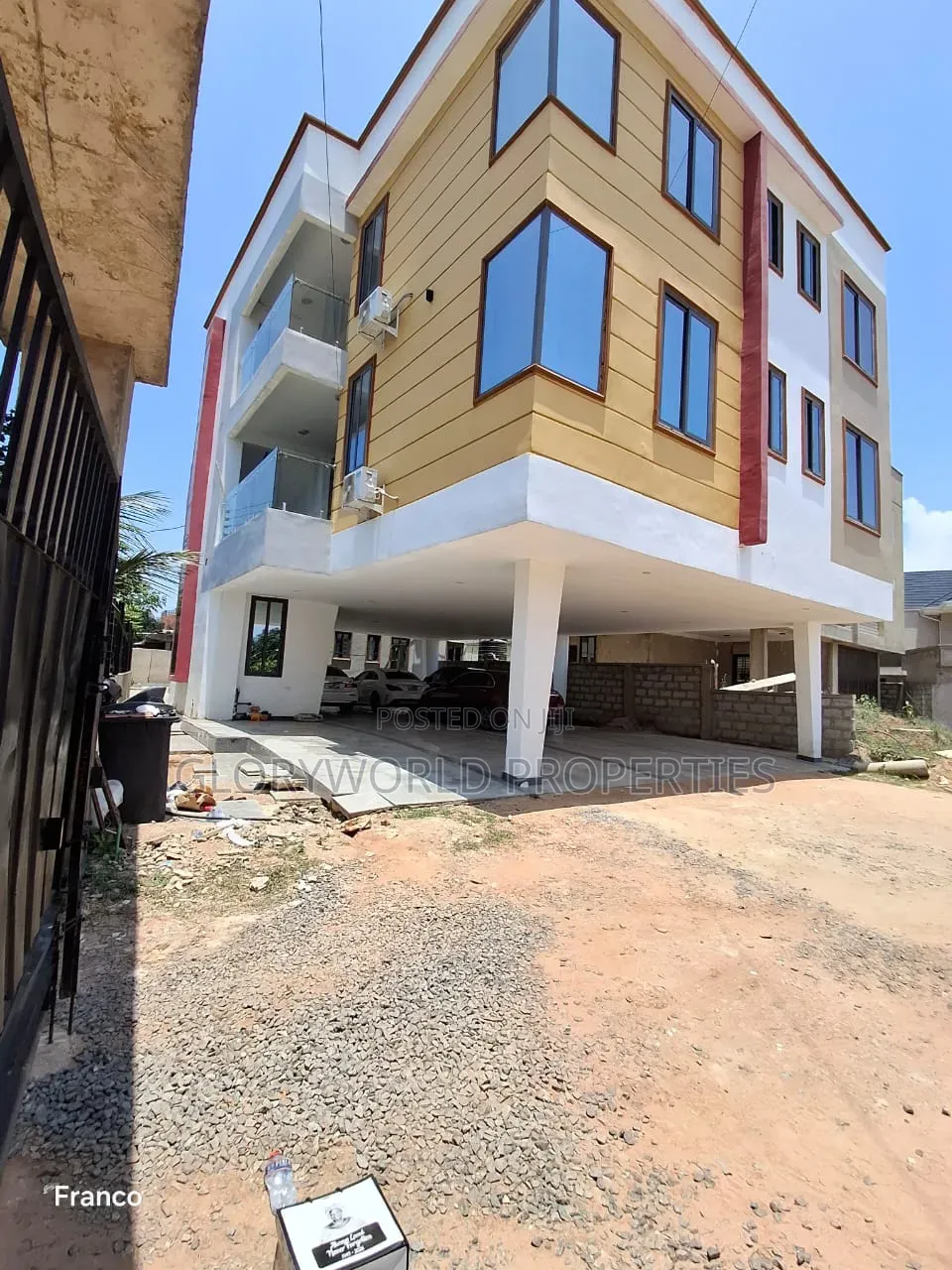 2bdrm Apartment in Baatsona Total for sale
