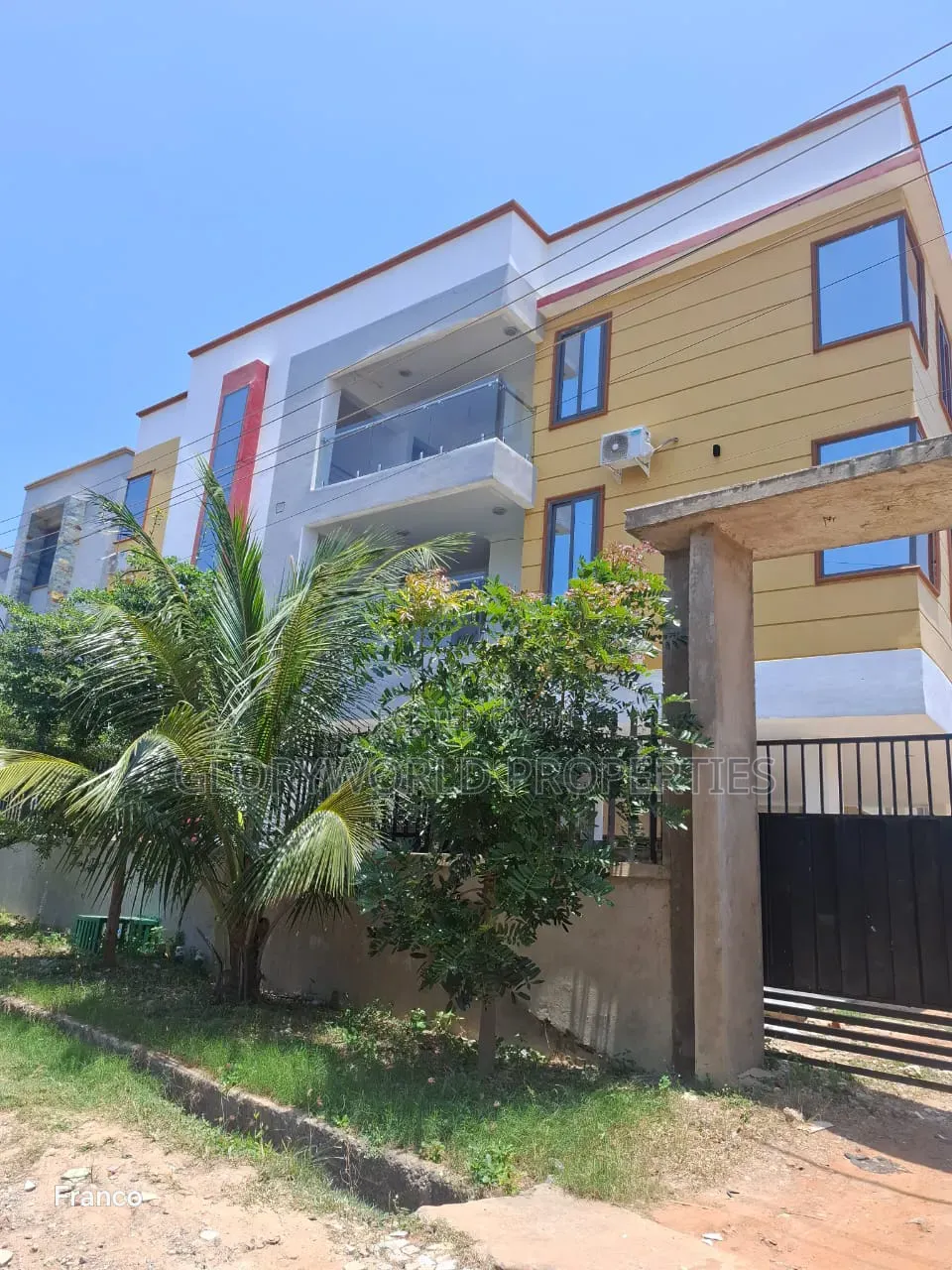 2bdrm Apartment in Baatsona Total for sale