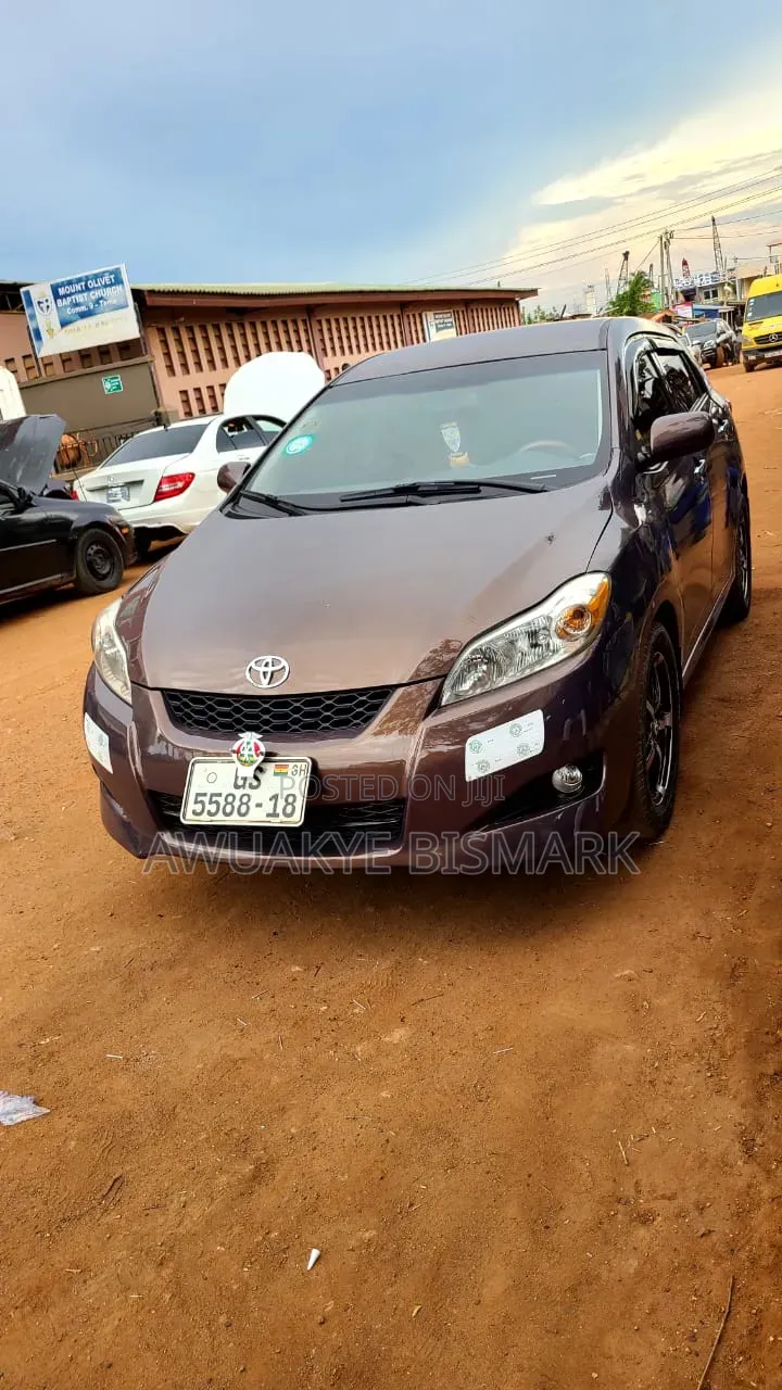 Toyota Matrix Hatchback FWD (1.8L 4cyl 5M) 2010 Burgundy
